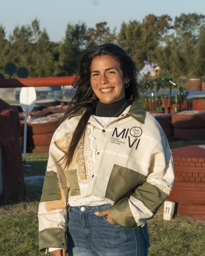 Mikaela Villafan, maestra del MIVI
